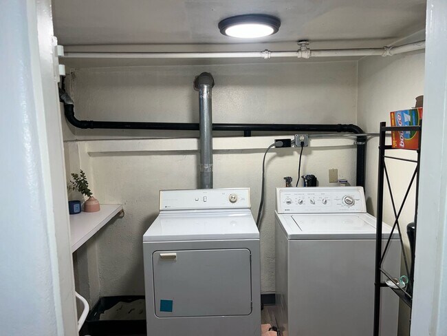 Building Photo - 1500 11th Ave