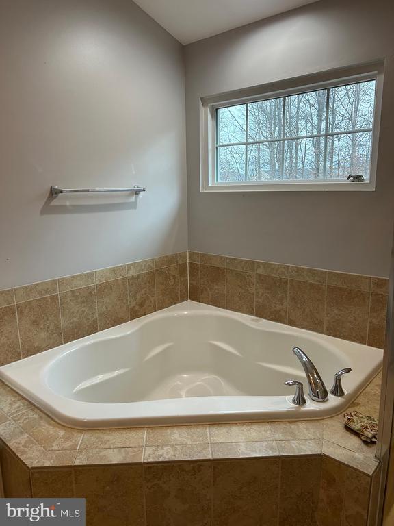 Building Photo - 11912 Benton Lake Rd