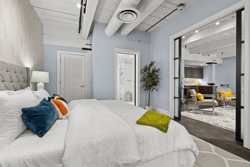 Building Photo - 90 Wareham St