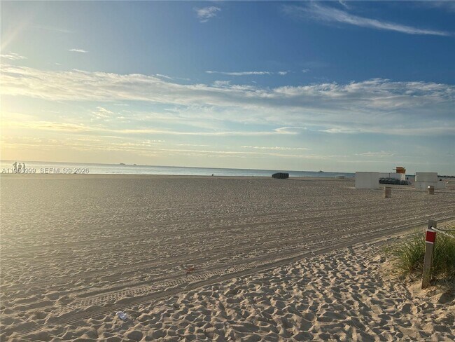 Building Photo - 345 Ocean Dr