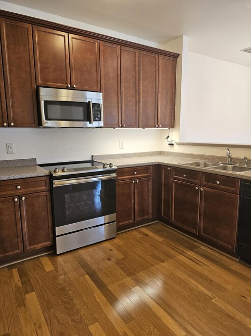 Building Photo - 8401 Callabee Way