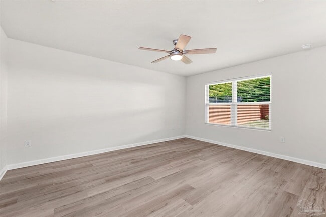 Building Photo - 5277 Peach Dr