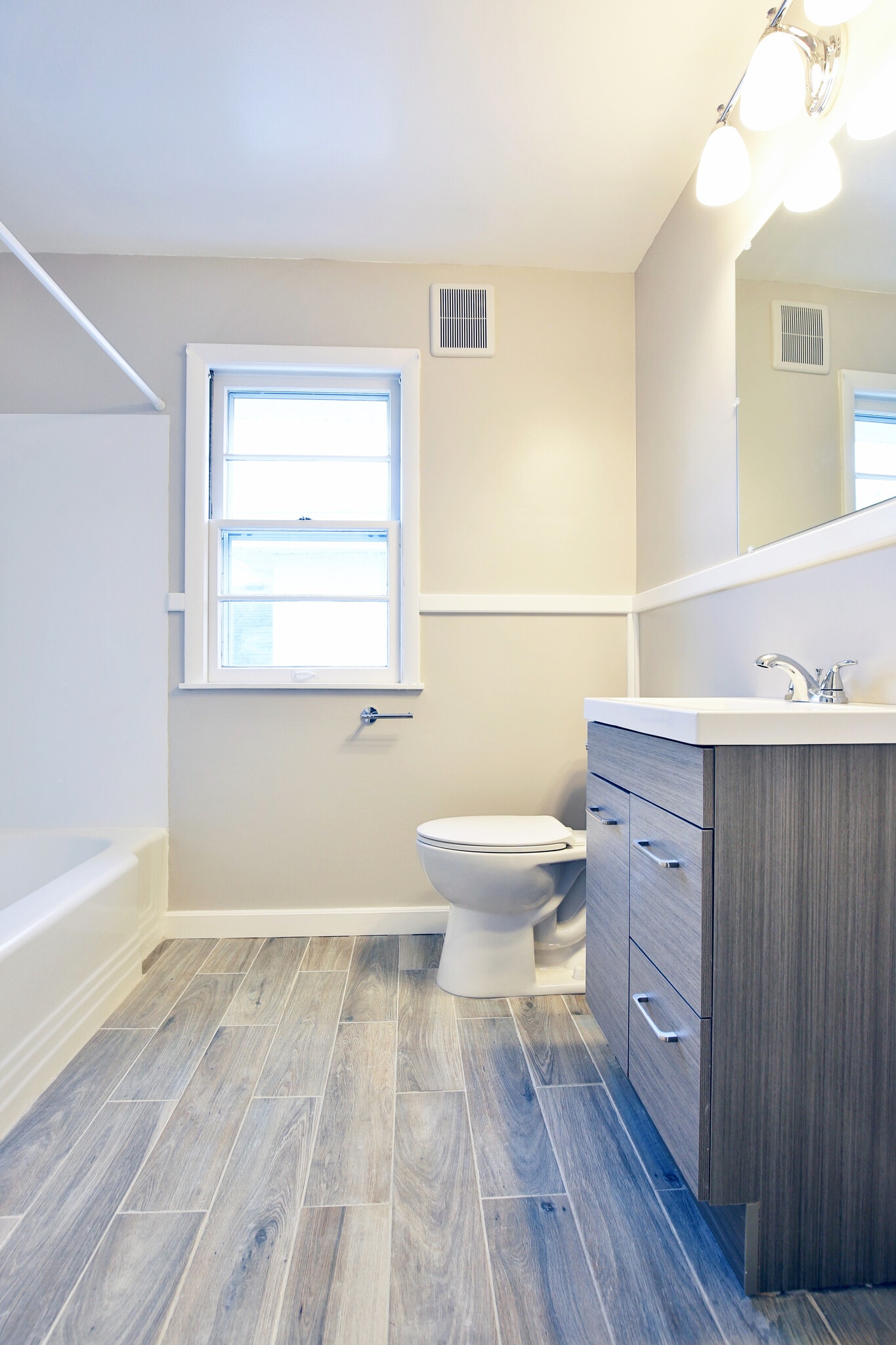 Bathroom - 5752 Russell Ave S