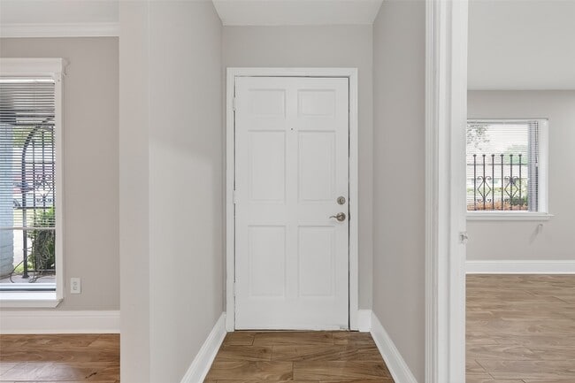 Building Photo - 11107 Cedarview Ln