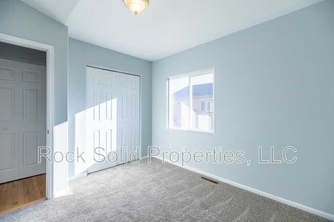 Building Photo - 312 S Ave B-6