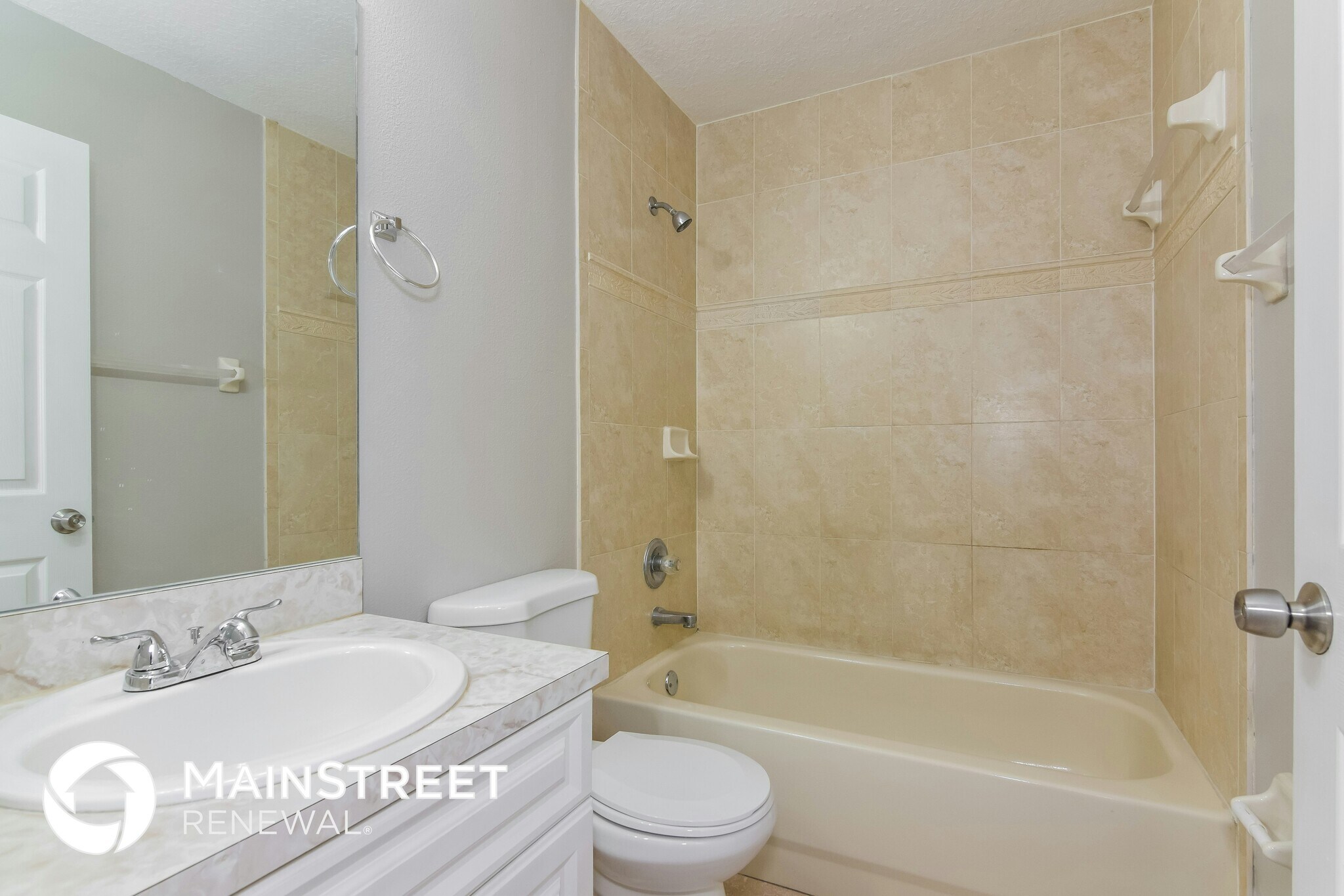 Building Photo - 9503 N Hyaleah Rd