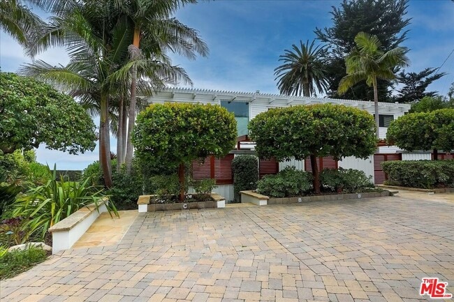 Building Photo - 1500 Miramar Beach