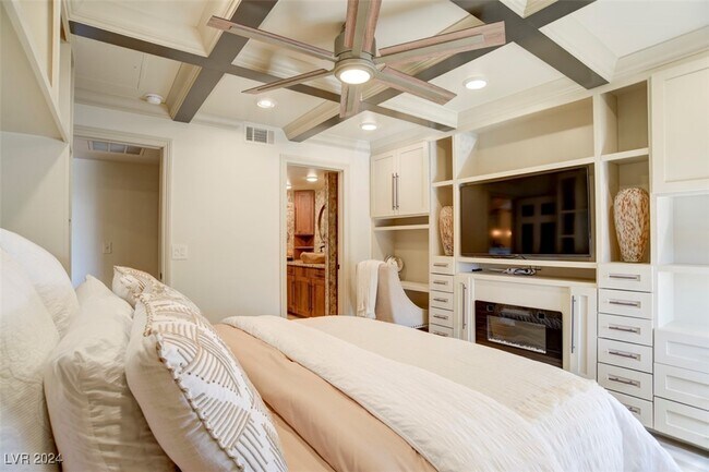 Building Photo - 555 E Silverado Ranch Blvd
