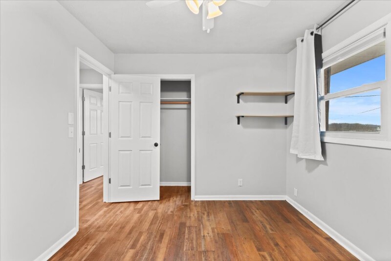 Building Photo - 122 Bright Ridge Dr