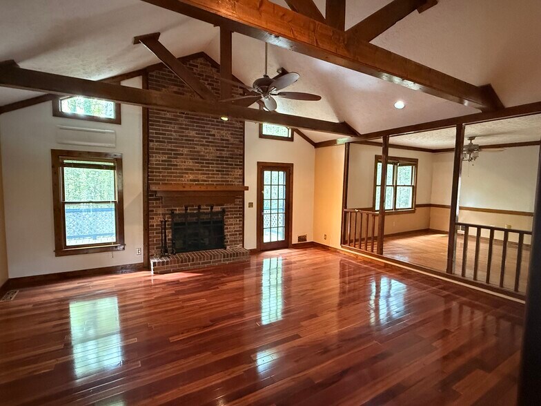 Living room - 2928 Sanibel Dr