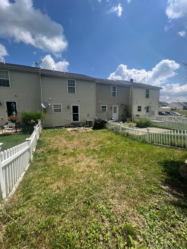 Building Photo - 115 Eagle Dr