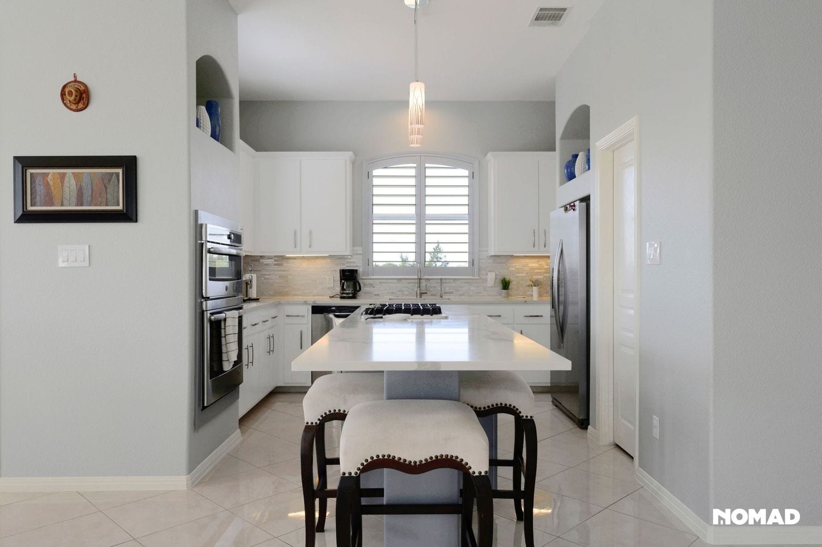 Building Photo - 1015 La Cantera