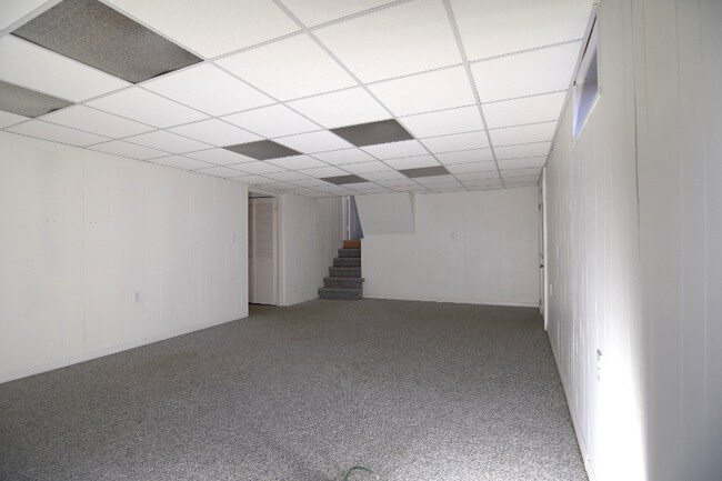 Building Photo - 2105 S 150 W