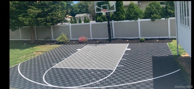 Building Photo - 4429 Express Dr N