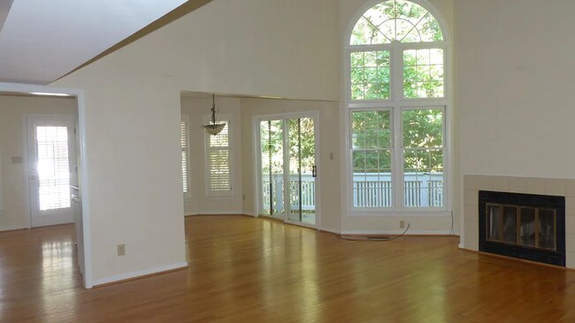 Building Photo - 309 Kirkwood Dr