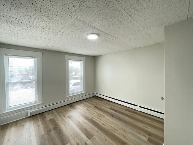 Building Photo - 53 Pennacook St