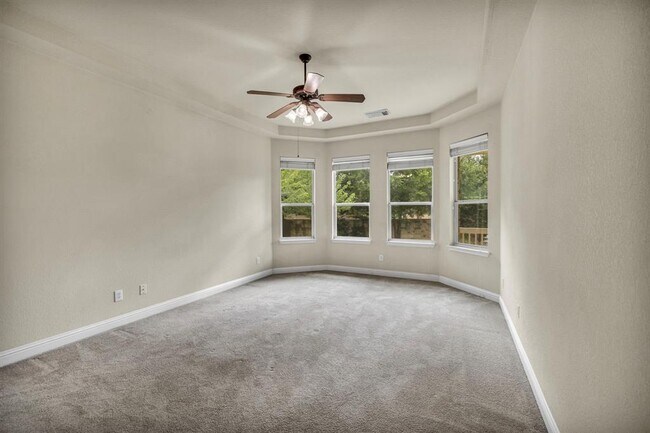 Building Photo - 15220 Interlachen Dr