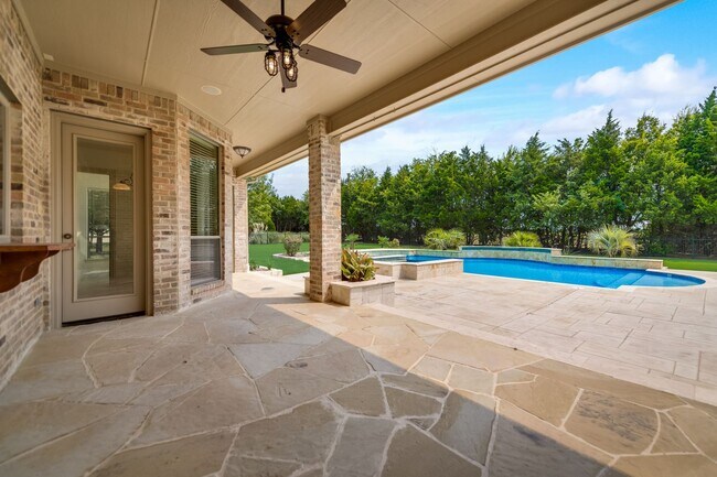 Building Photo - Gorgeous Custom Home on a private 1 acre l...