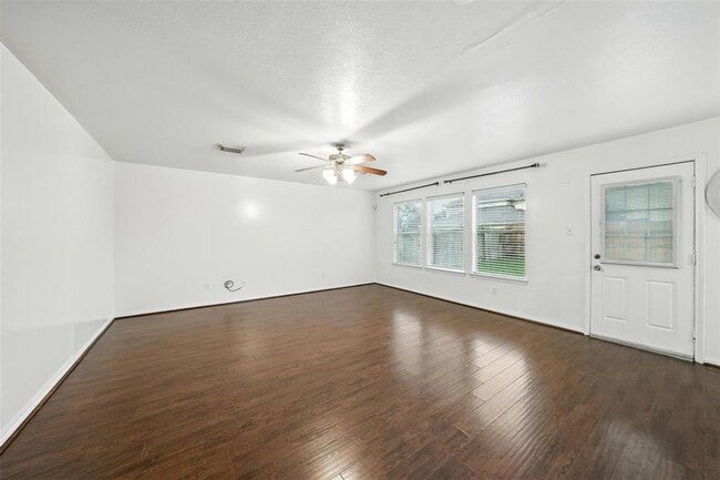 Building Photo - 3114 Holly Ranch Dr