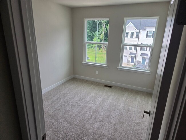 Building Photo - 1863 Bergerac Ct