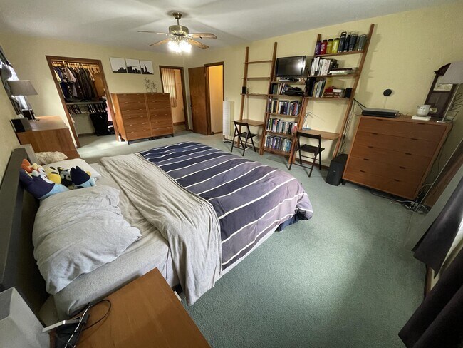 Building Photo - 1708 Howlett Ln