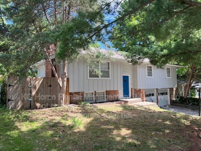 Building Photo - 6708 W 71st Terrace