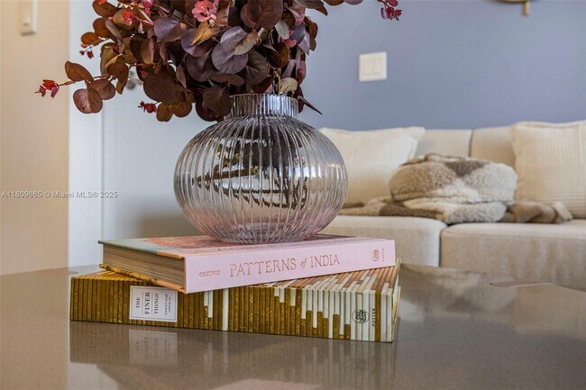 Building Photo - 159 NE 6th St