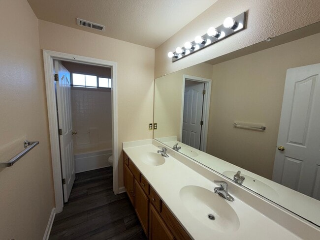 Building Photo - 2371 Roman Dr