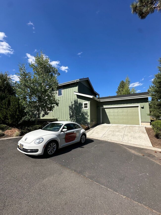Building Photo - 115 Northwest Mount Washington Drive
