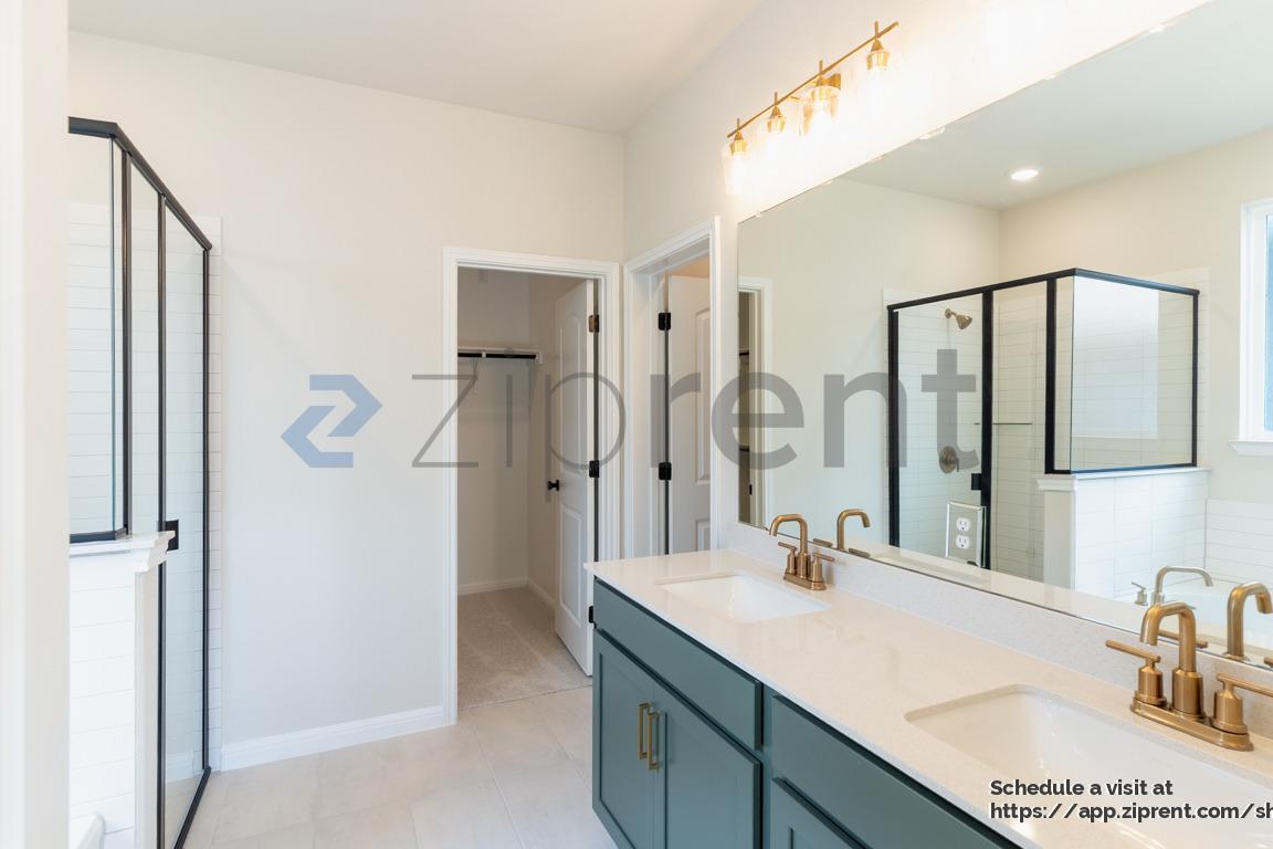 Building Photo - 214 Lake Shore Dr