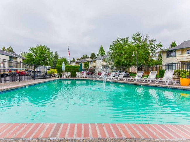 Building Photo - 903 SW 185th Ave