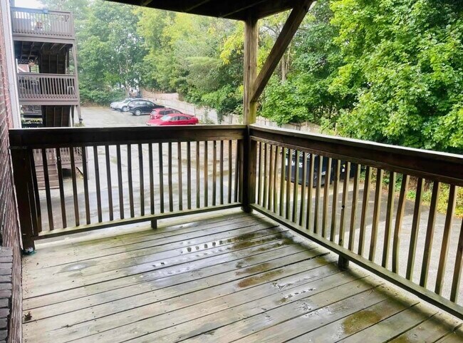 Building Photo - 413 2nd St