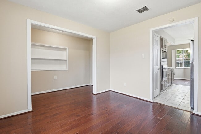 Building Photo - 6703 Krause Dr