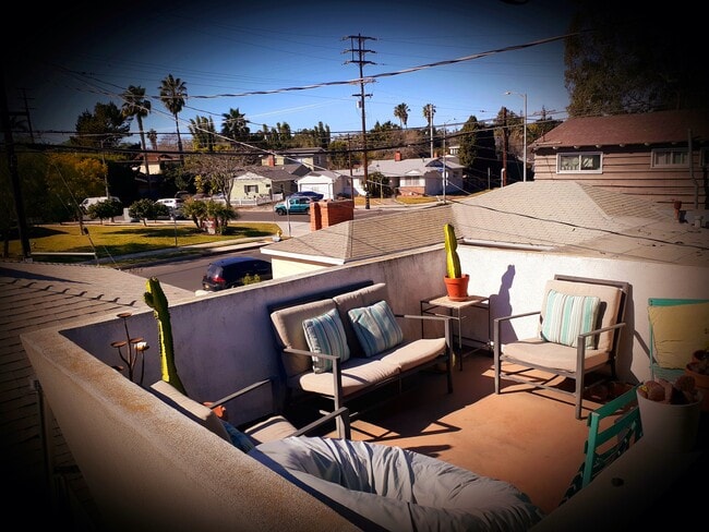 Building Photo - 1514 Penmar Ave