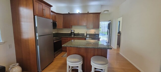 Building Photo - Turned key Fully Furnished Condo