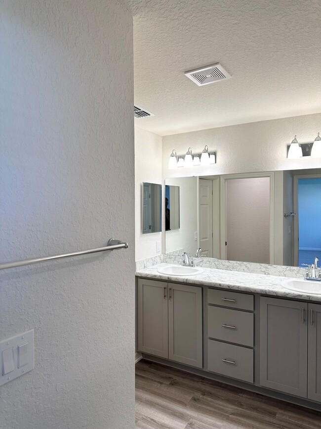 Building Photo - 4 Bedroom House in the Astonia Community