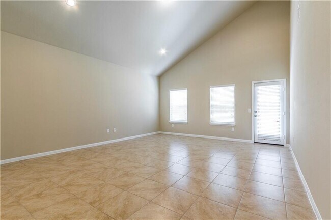 Building Photo - 6521 Ranchito Dr