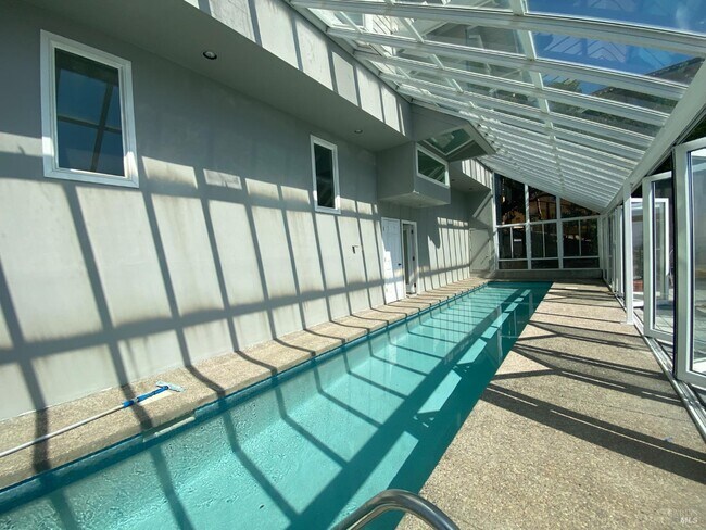 Building Photo - 67 Via Los Altos