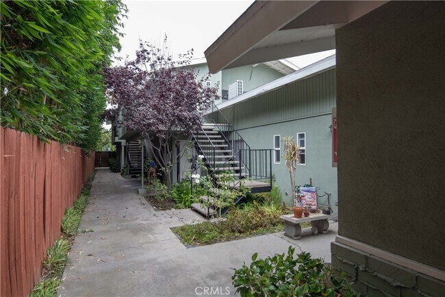 Building Photo - 329 Orizaba Ave
