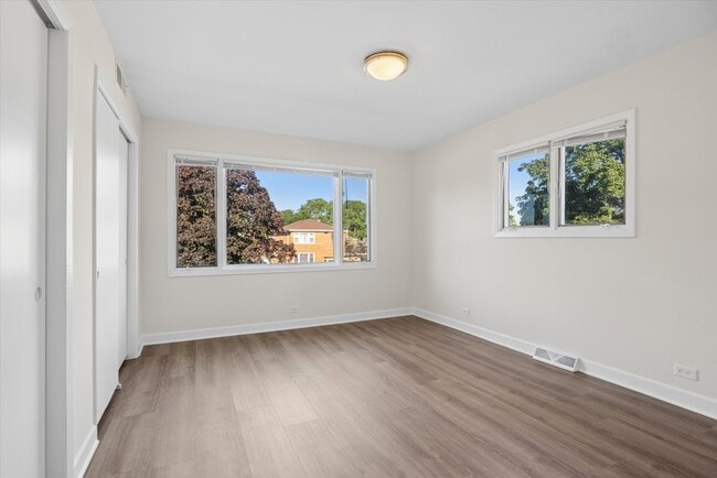 Building Photo - 801 Barnsdale Rd
