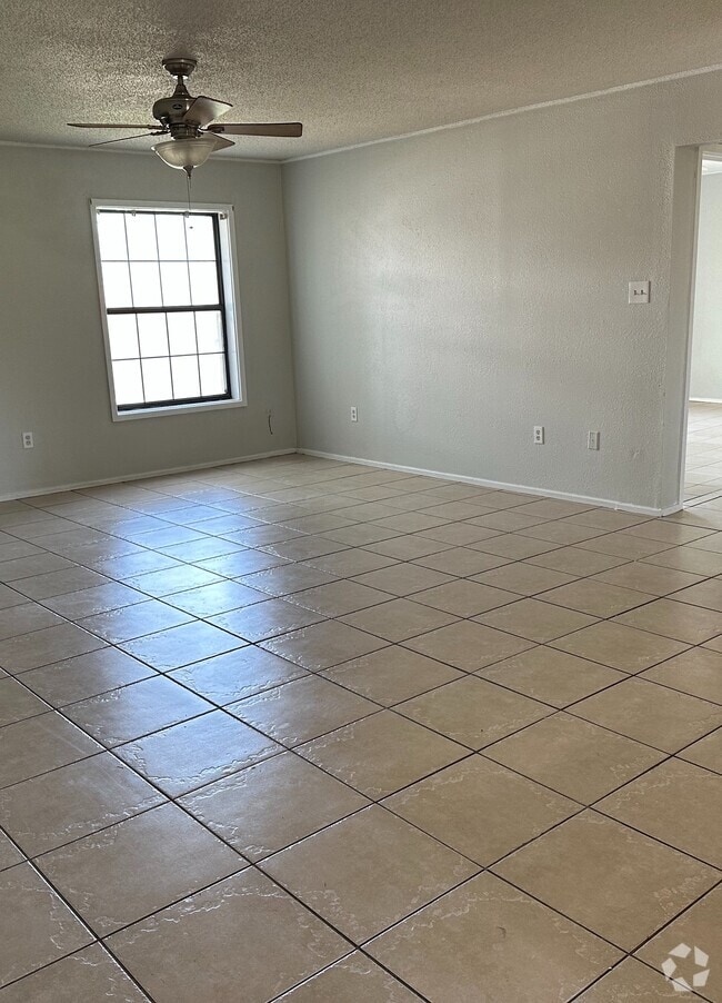 Building Photo - Rayville