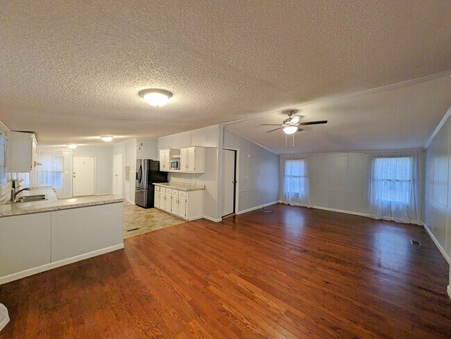 Building Photo - 1340 Meadowland Dr