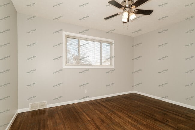 Building Photo - 31 Mercury Dr