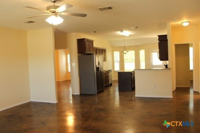 Building Photo - 2521 Heartland Ave