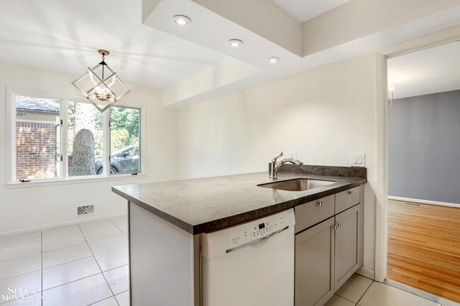 Building Photo - 15838 Windmill Pointe Dr