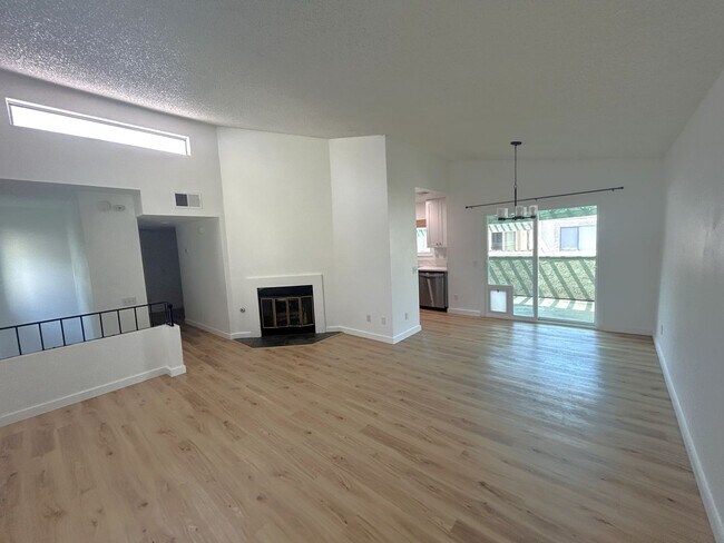 Building Photo - 8325 Spring Desert Pl