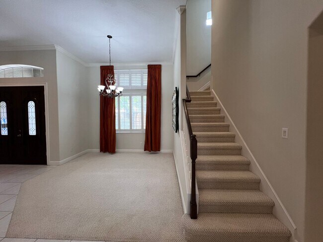 Building Photo - GORGEOUS SINGLE FAMILY HOME - PROPERTY  FU...