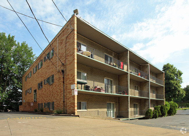 Hunter Hills - Windsor Euclid Properties