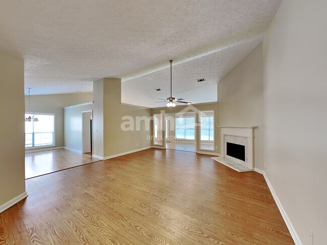 Building Photo - 4620 English Oaks Ln NW