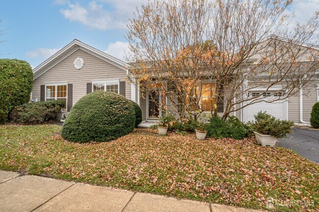 Building Photo - 131 Greenlawns Dr